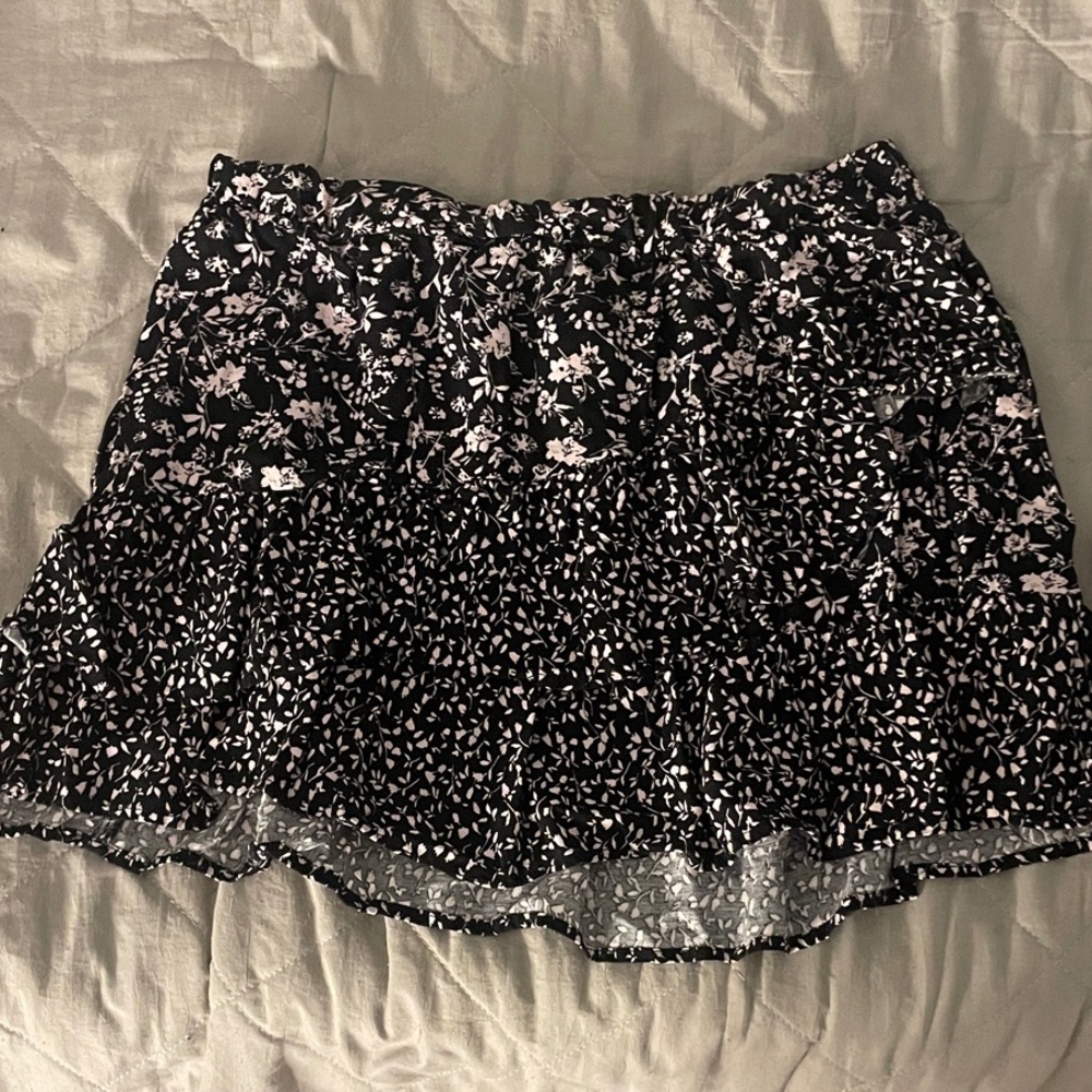 Floral black and white art class skirt!